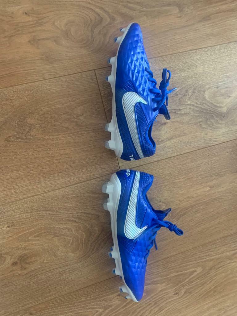 boys nike tiempo football boots